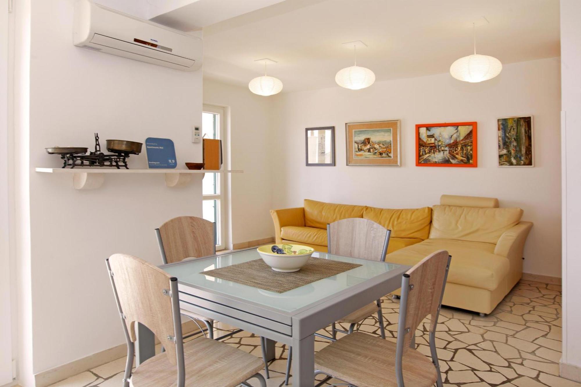 בול Apartments Mel מראה חיצוני תמונה